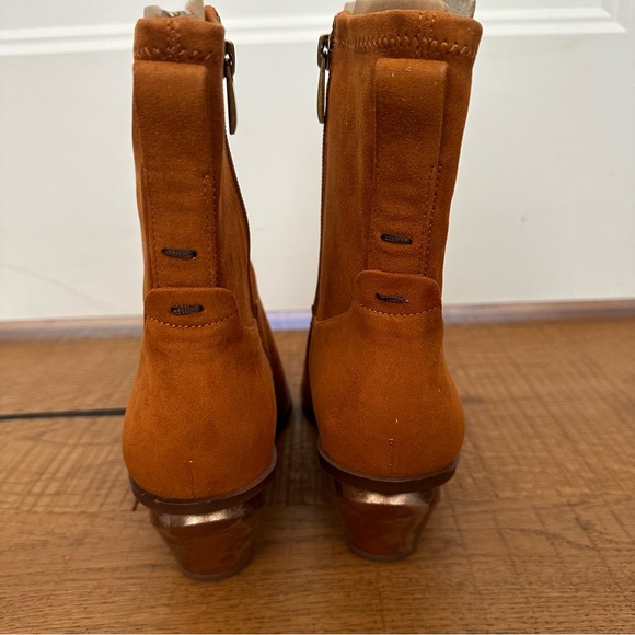 NEW Franco Sarto Sammi Suede Bootie in Camel Whiskey Brown with Metallic Heel - Picture 10 of 12